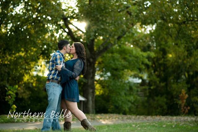 A romantic moment (Northern Belle Photography)