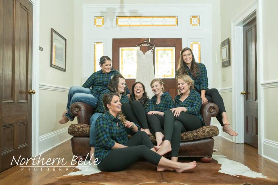 Lounging before the wedding (Northern Belle Photography)