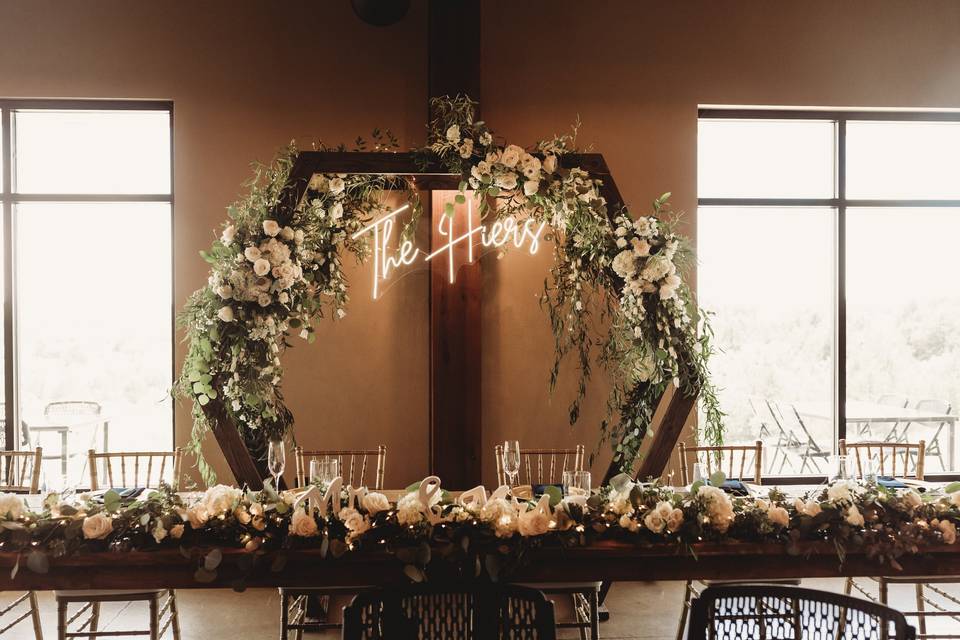 Head Table Arbor