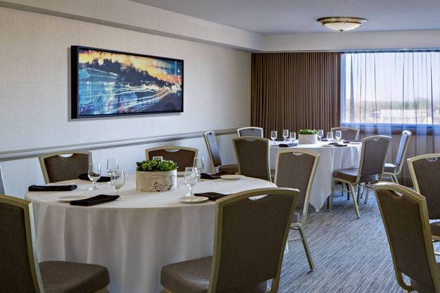 A round table reception