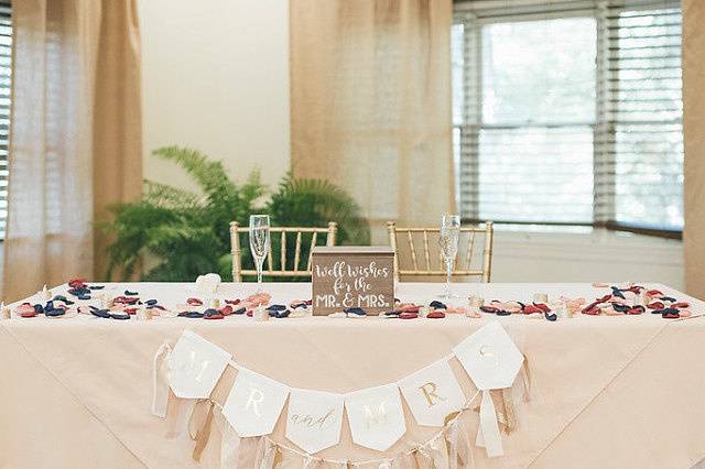 SWEETHEART TABLE DECOR