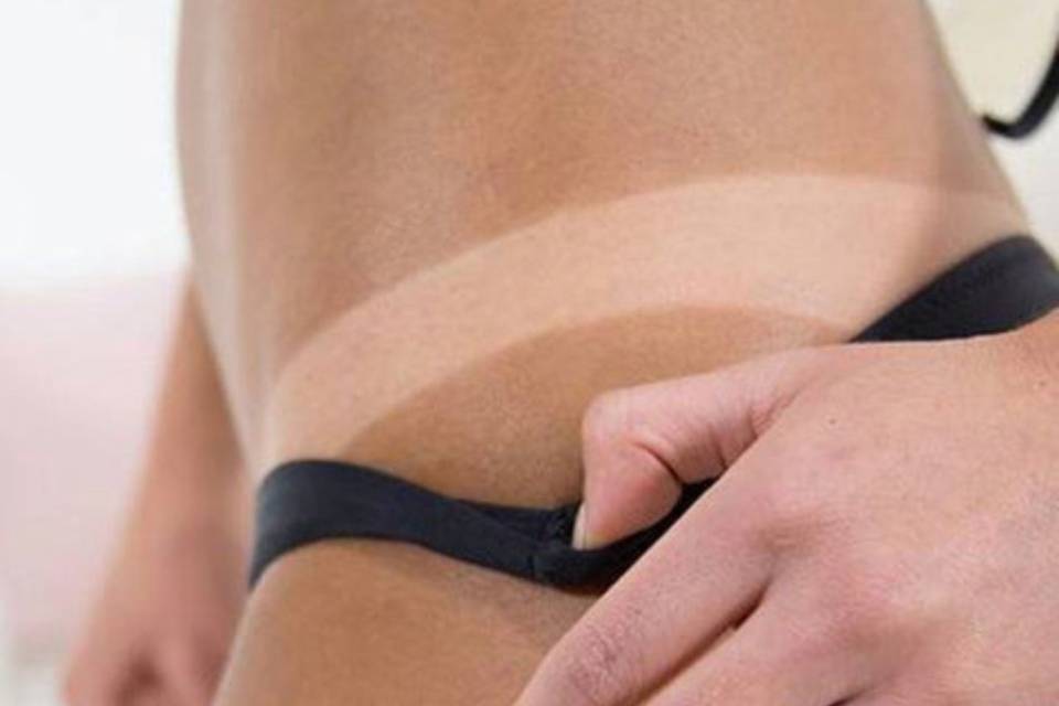 Spray tanning