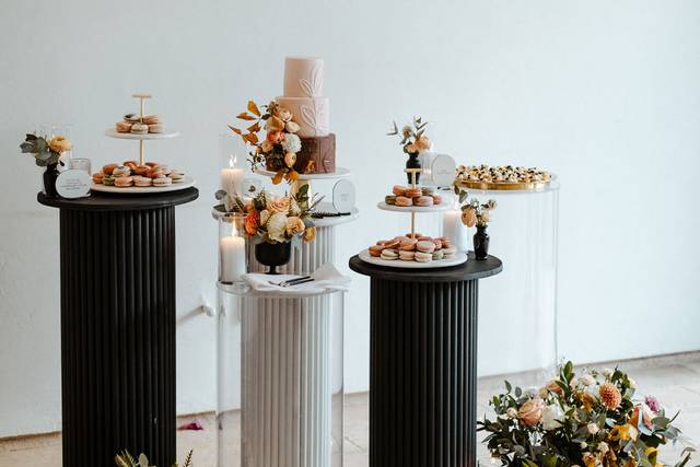 Custom dessert display