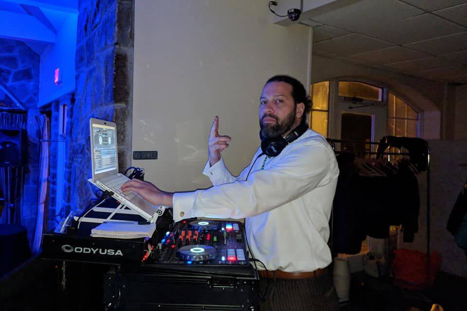 DJ in full swing