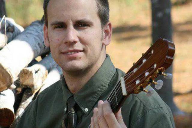 Classical & Fingerstyle Guitarist