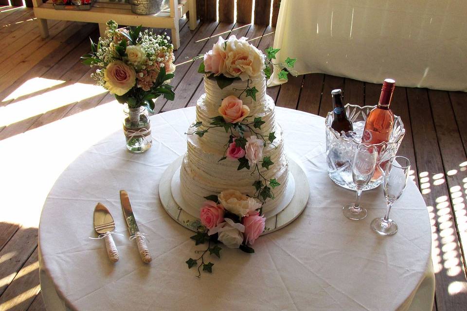 Beautiful Cake Table