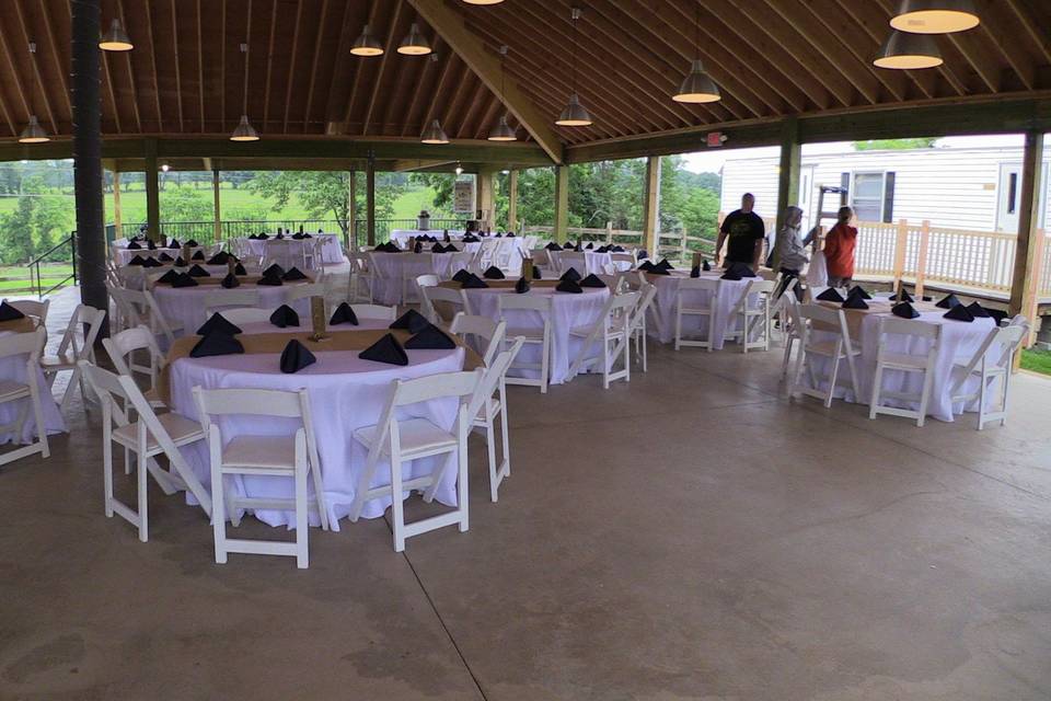 Flexible table and seating set up