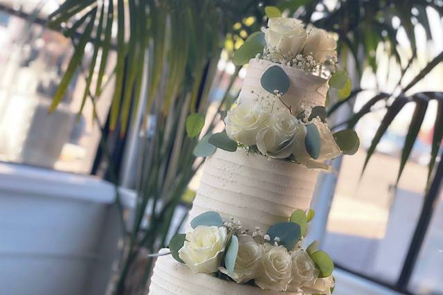 Centerpiece with roses