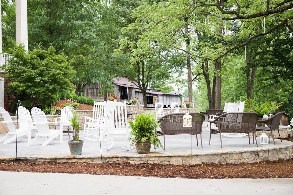 Outdoor reception seating