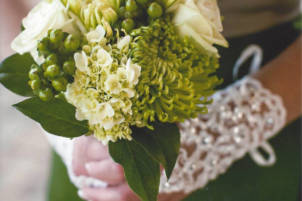 Baby's Breath Boutonniere - Sparks Florist®