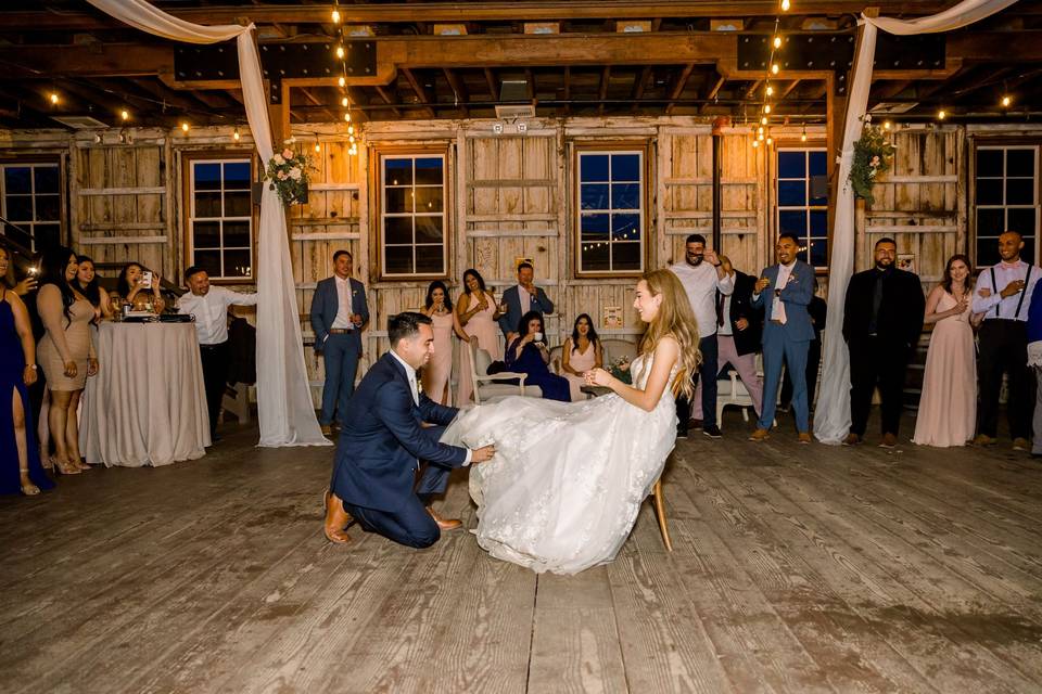 Garter toss