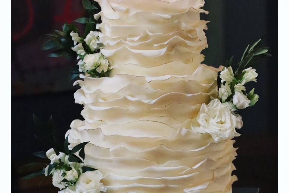 Ruffles in white chocolate