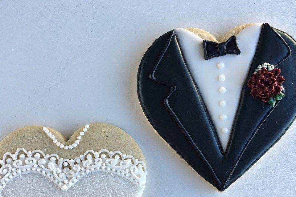 Heart shaped bride and groom cookie design