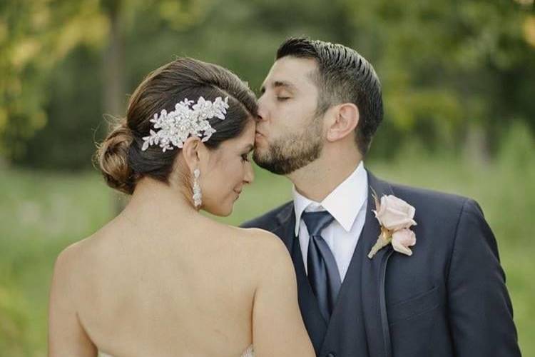 Couple's forehead kiss