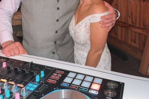 DJ Jon Smith & Awesome Bride
