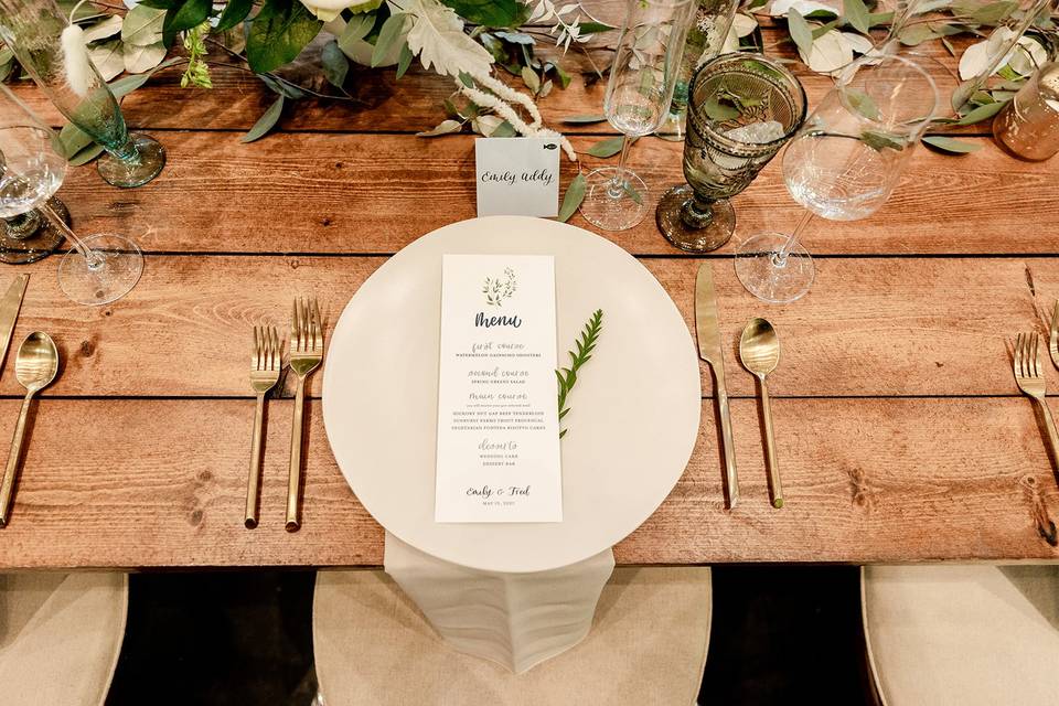 Place cards and printed menus