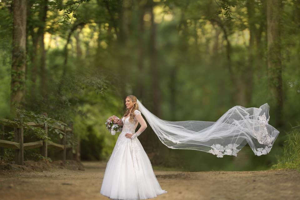 Gorgeous in white - Lighthouse Photography Dream Weddings