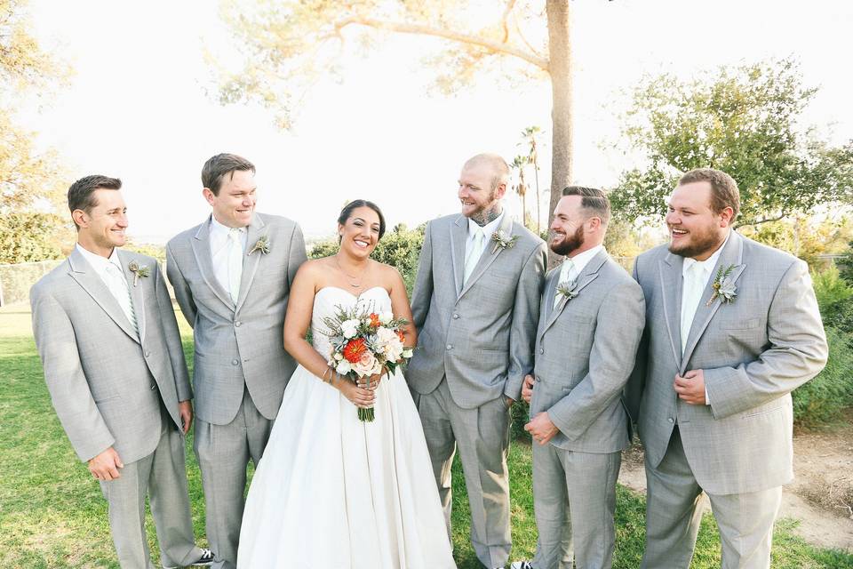 Couple with the groomsmen