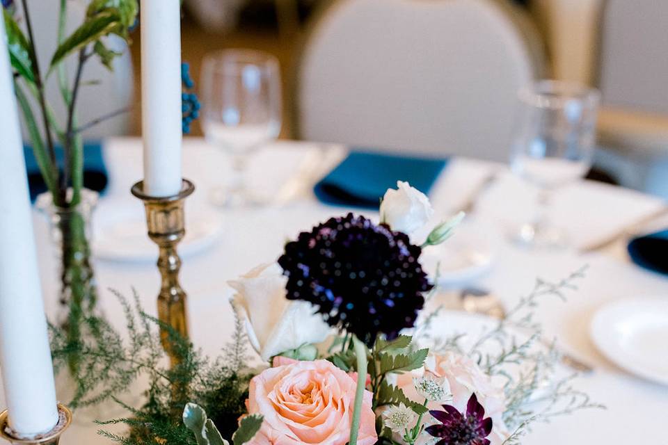 Elegant wedding centerpiece