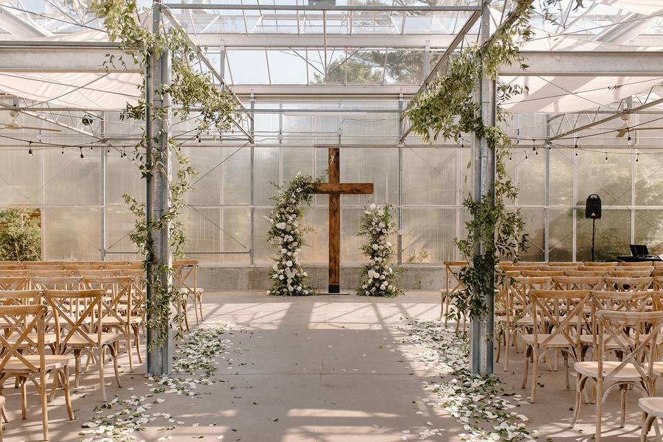 Ceremony decor vines