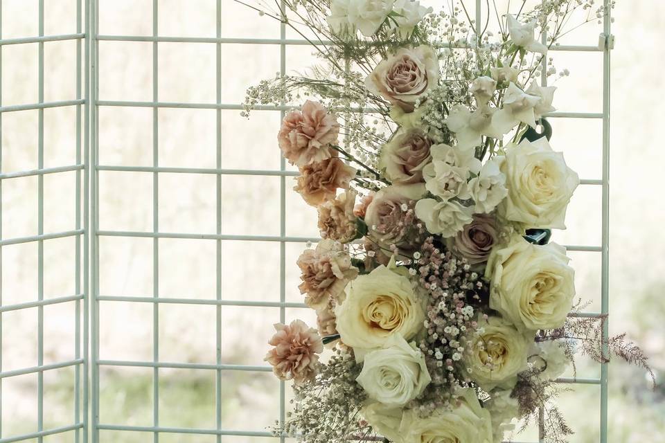 Neutral flowers