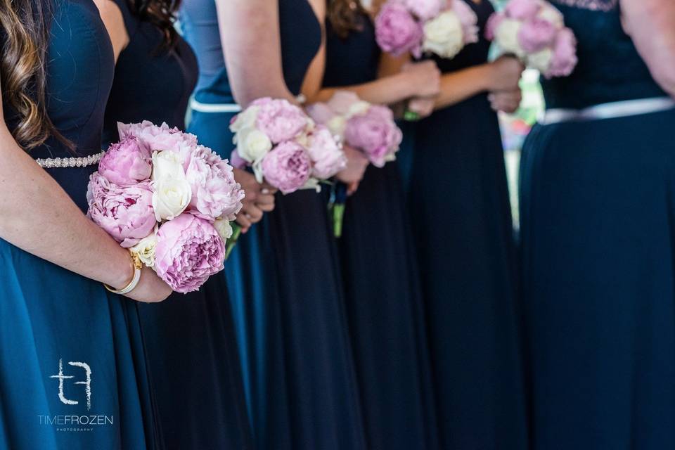 Matching bouquets