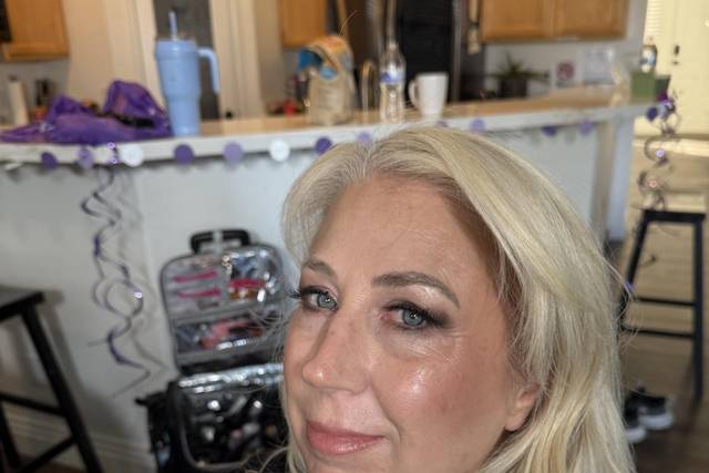 Glowy glam