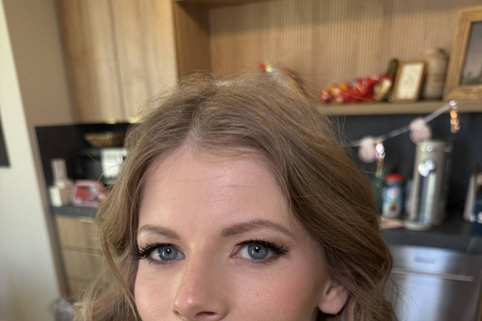 Bridesmaid makeup