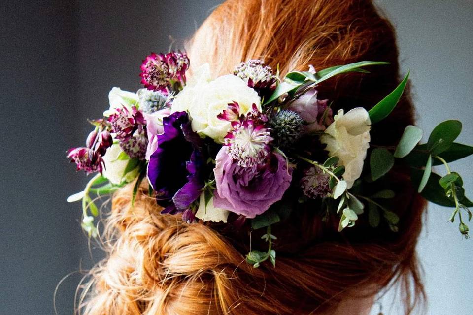 Hair flower arrangement