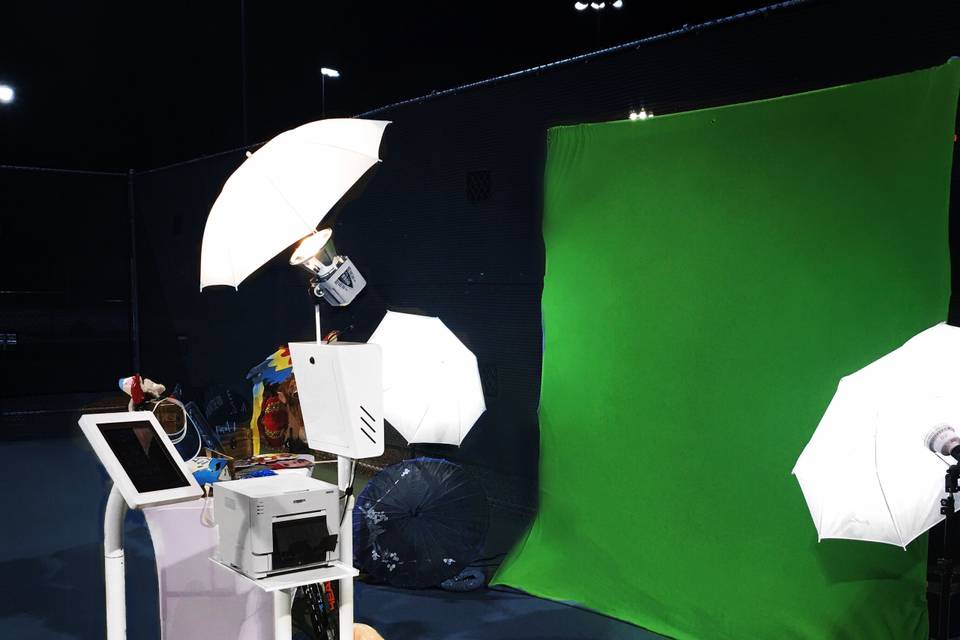 White Open Air Photo Booth with Green Screen!