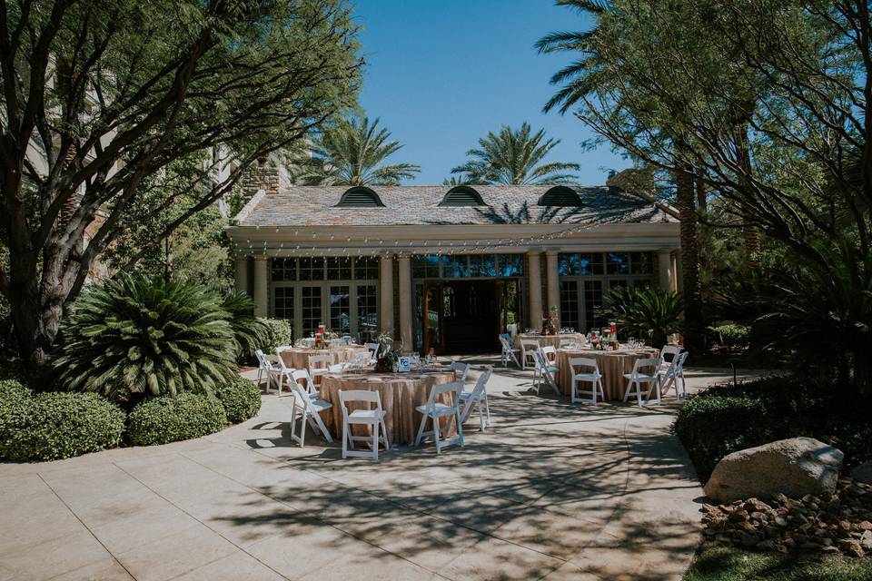 Lodge Patio Dining