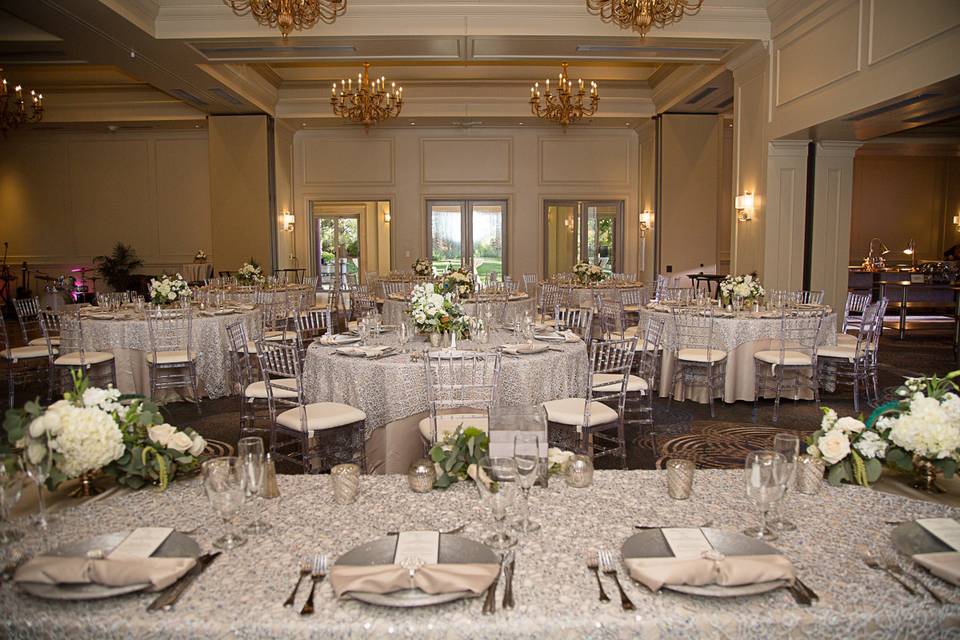 JW Marriott Las Vegas Resort & Spa - Enjoy the mix of new and old world  charm in The Parian Room to create a unique setting for your wedding day!  #JWMarriottLV #WeddingWednesday