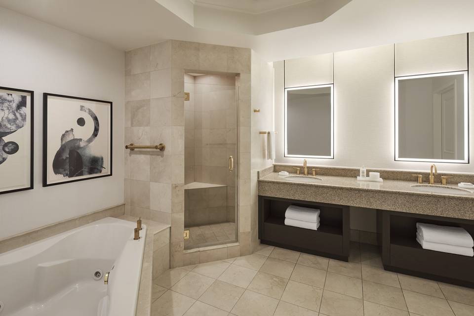King Bedroom Bathroom