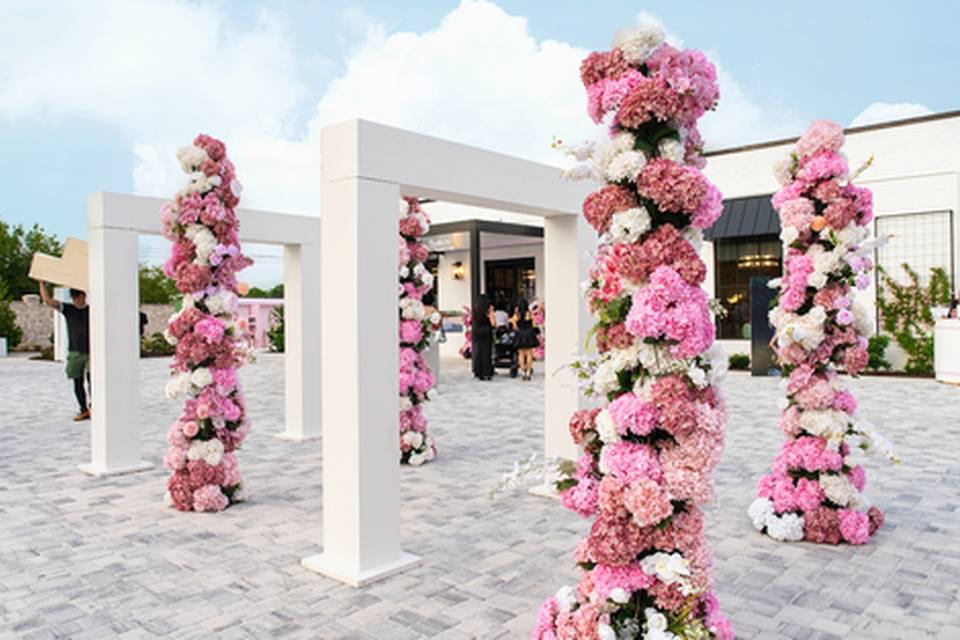 Montrose_Venue_Courtyard_2000px.jpg