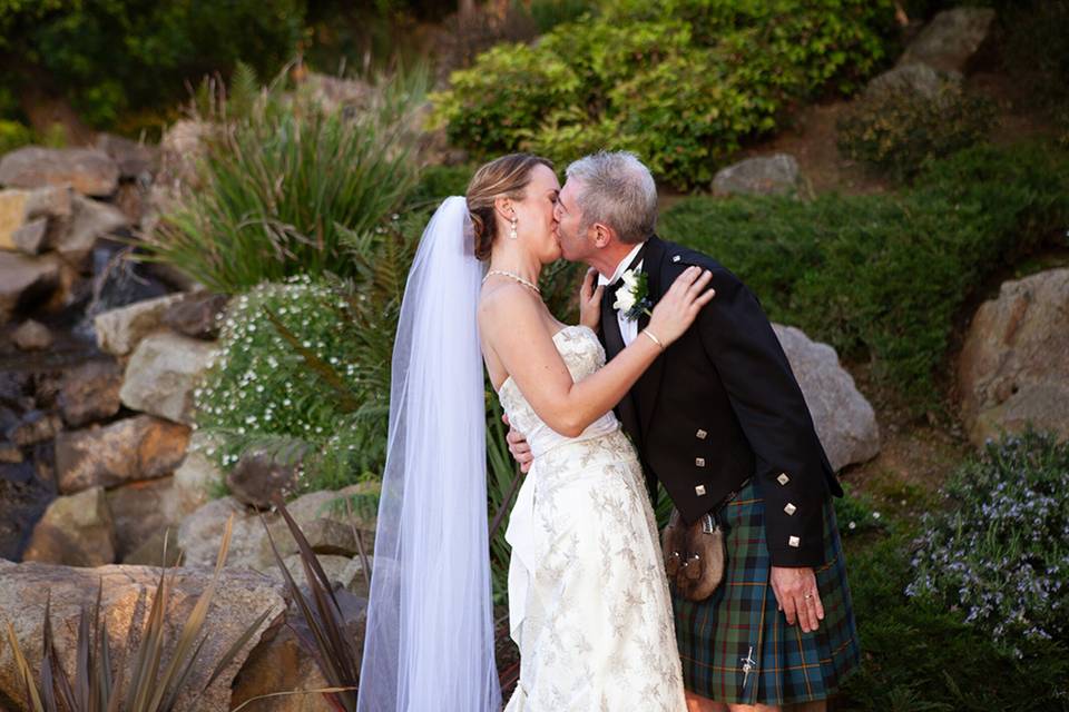 Velvet knot weddings