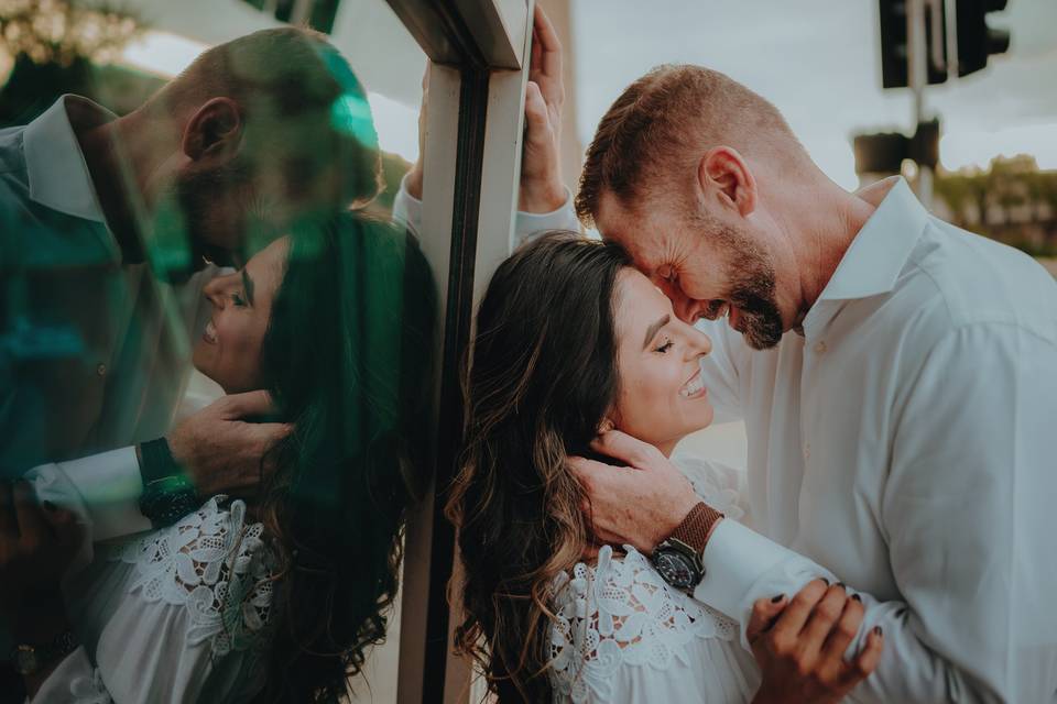 Hollywood wall kiss