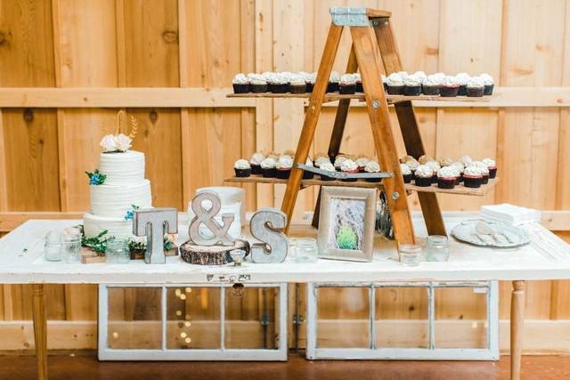The Flying Pig Bakery & Custom Cakes