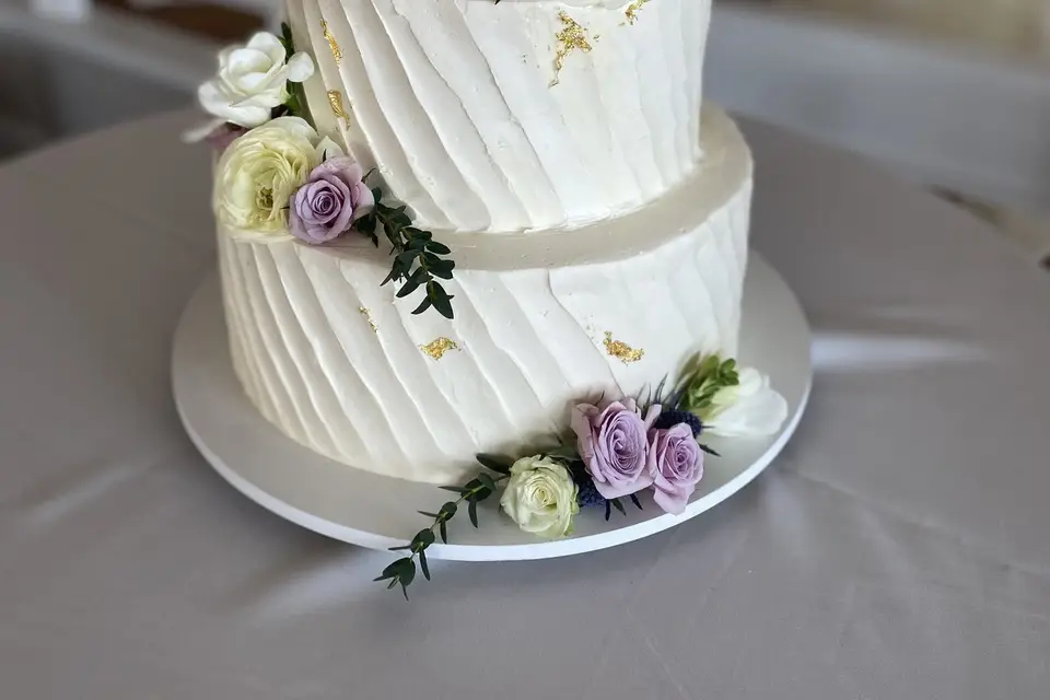 4a-Ann-Designer-Cakes - Absolutely Weddings