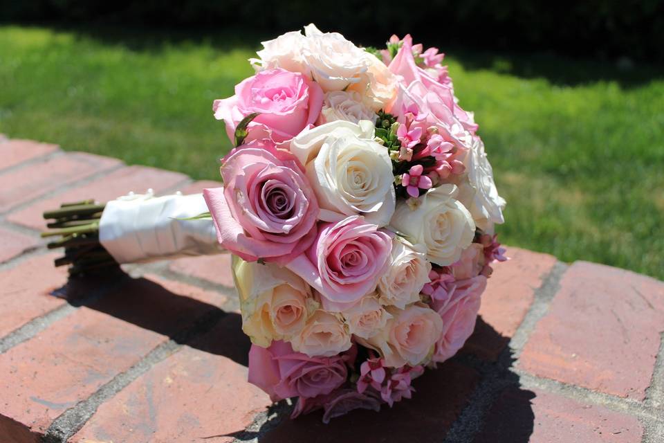 Bride rose pink bouquet