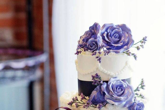 Wedding cake with floral decoration