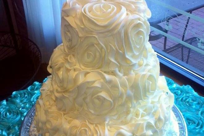 Wedding cake with floral decoration