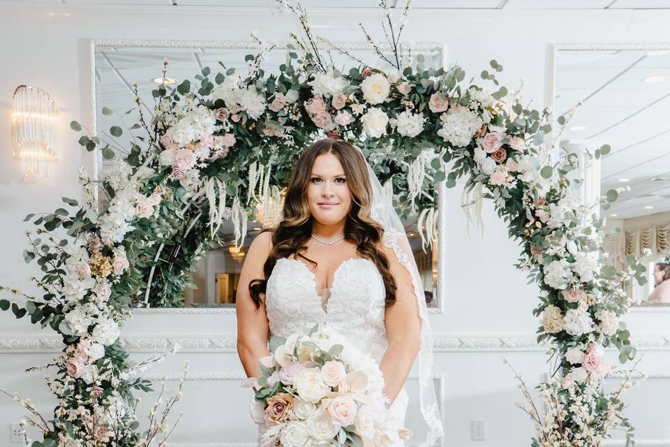 Beautiful bride & arch