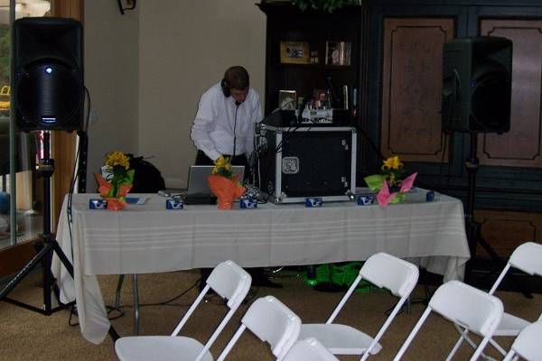 DJ ollie after another great wedding reception.