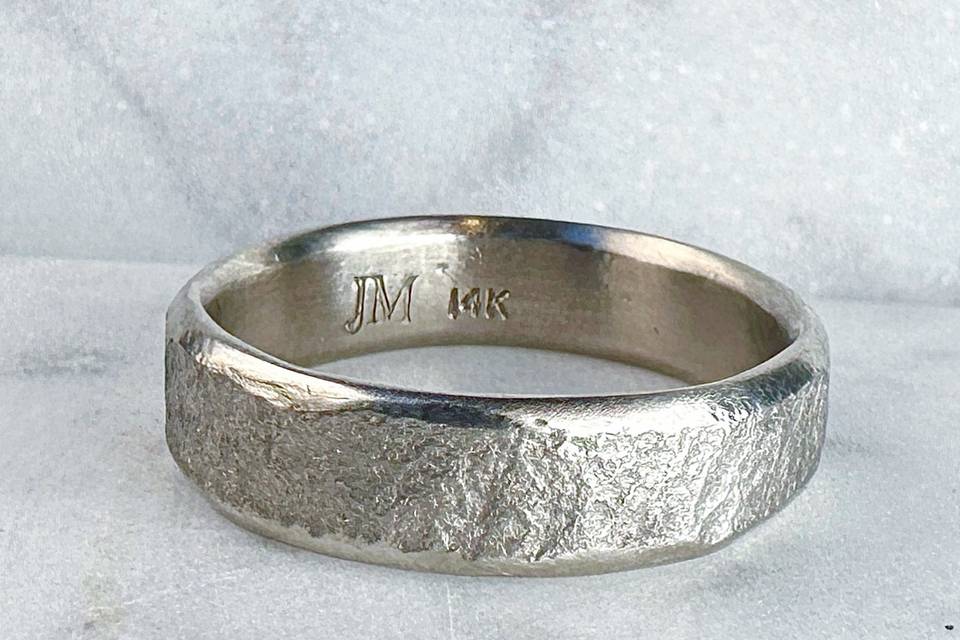 14k White Gold Band