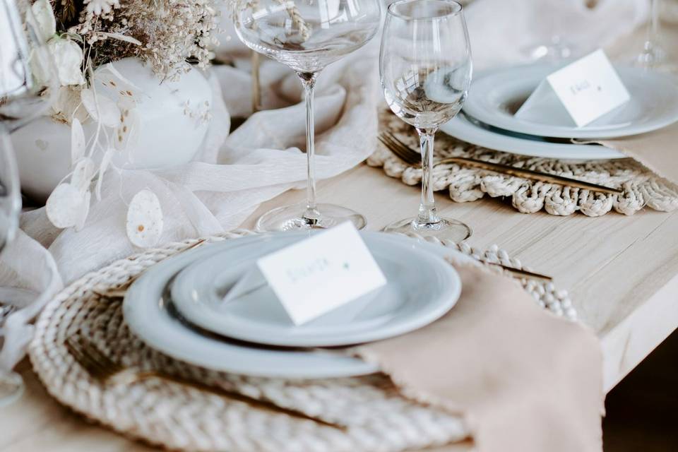 Neutral Boho Table setting