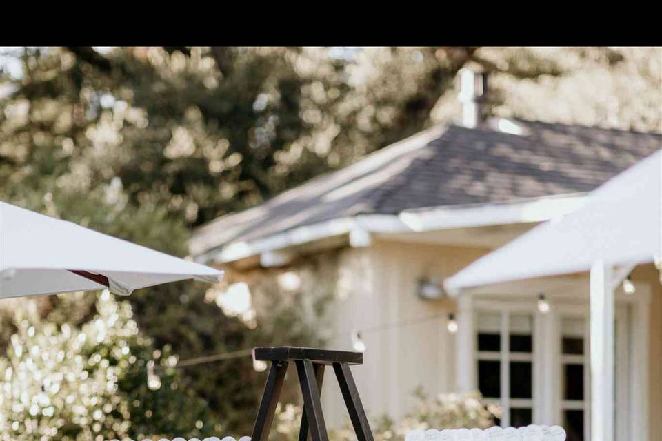 Hill's Hitching Post