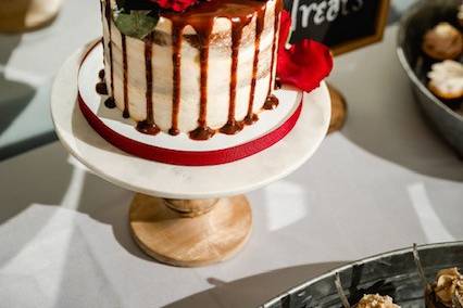 Caramel drip wedding cake