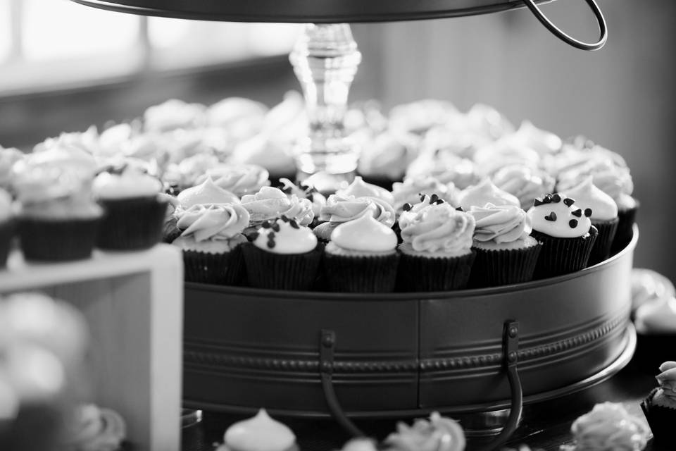 Flavor Cupcakery & Bake Shop