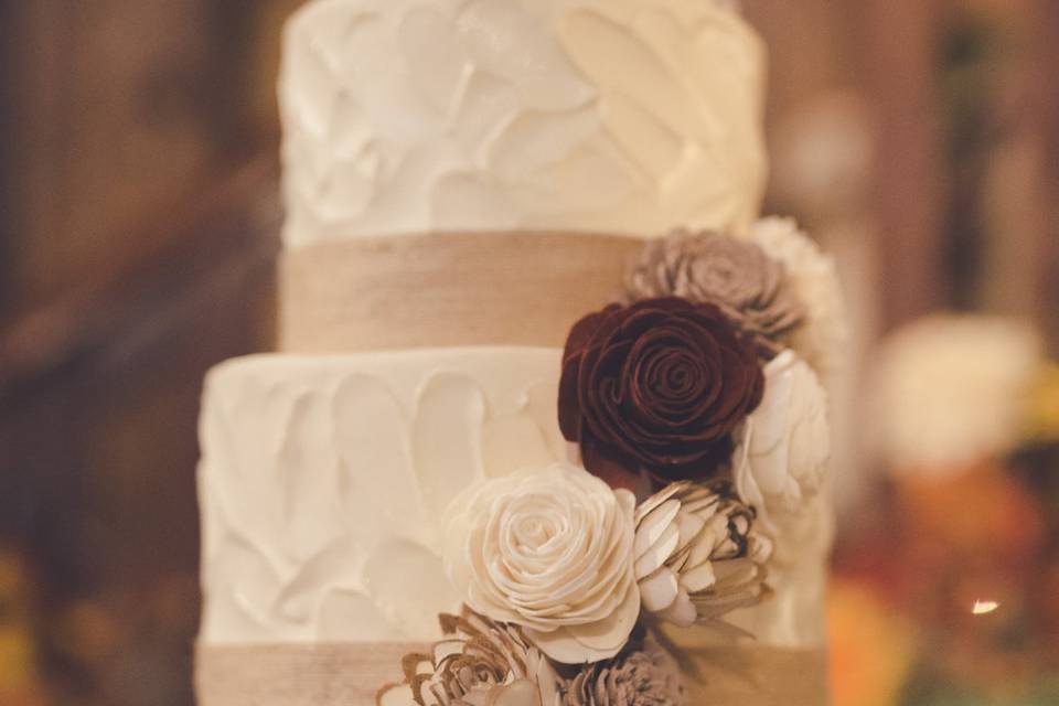 Rustic 3-tiered wedding cake