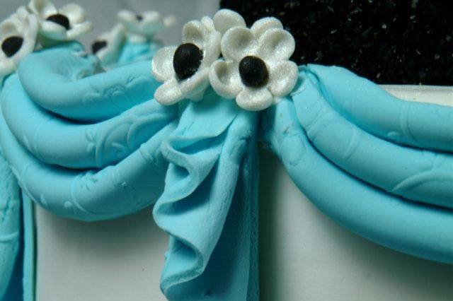 Blue drape icing